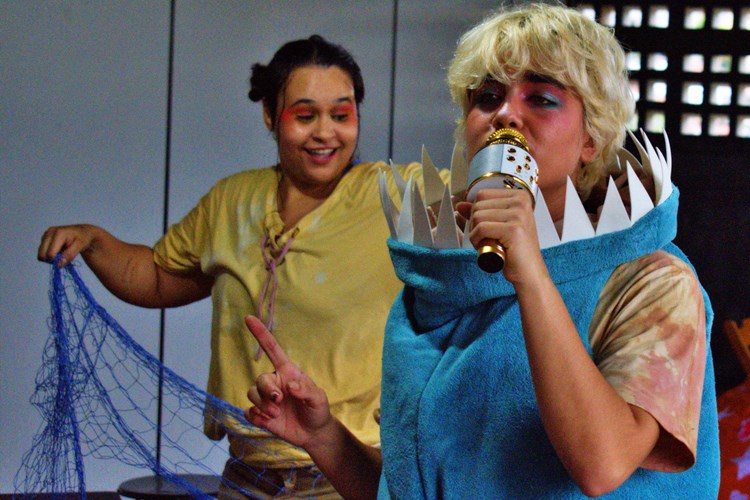 Espetáculo “Se nós fôssemos peixes”, do Coletivo Ato Falho (Foto: Divulgação)