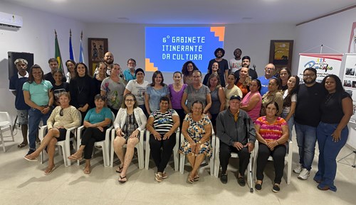 Representantes de coletivos culturais de Vila Pavão