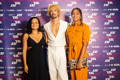 A diretora de fotografia, Andie Freitas; o diretor Anderson Bardot e a atriz Kaiow Carvalho