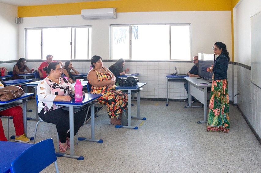 Genildo Coelho Hautequestt Filho e Laryssa Machado durante o pré-lançamento (Foto: Luan Volpato)