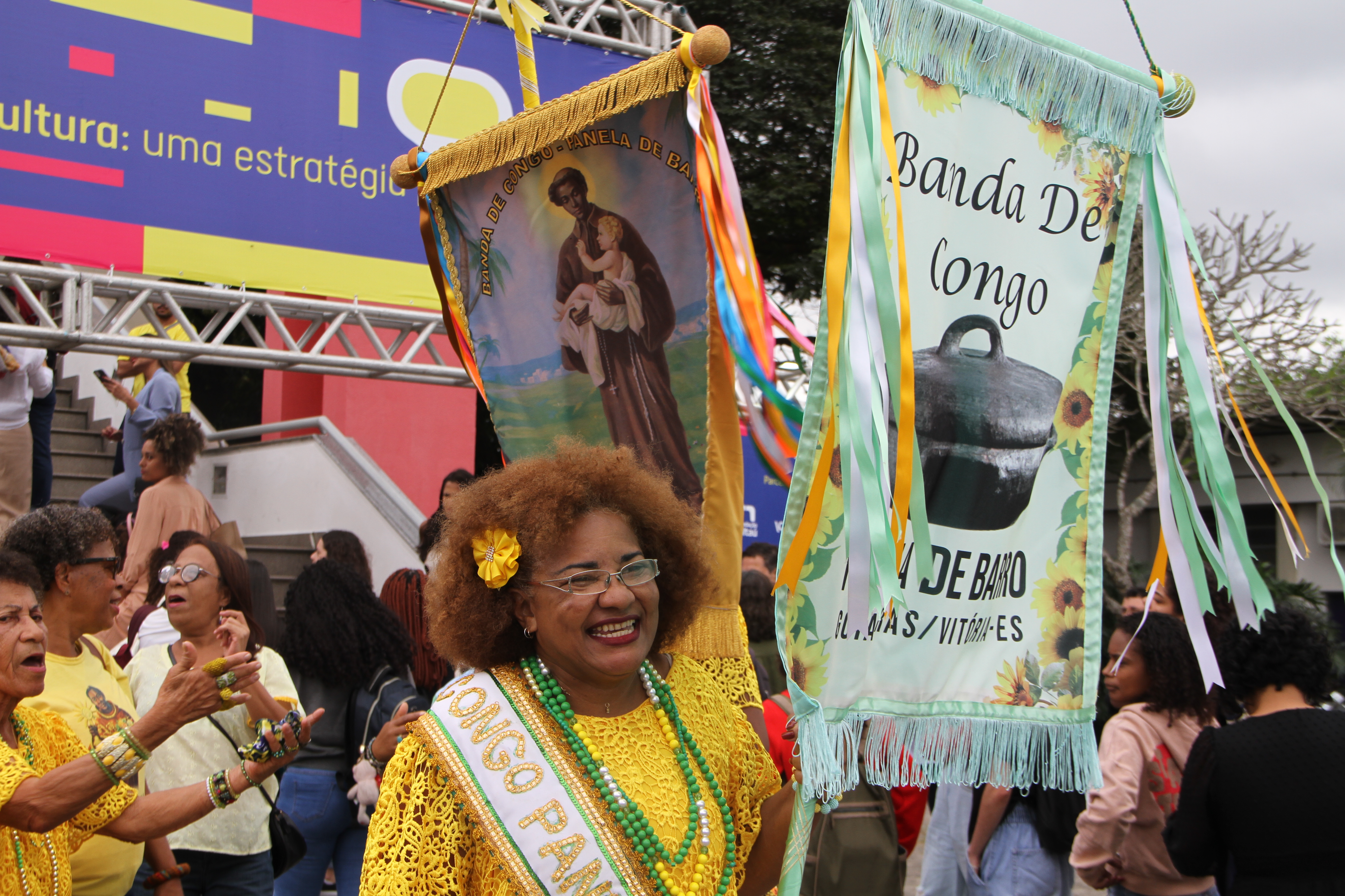 A Banda de Congo Panela de Barro recebeu os participantes na abertura do evento (Foto: Juliana Nobre)