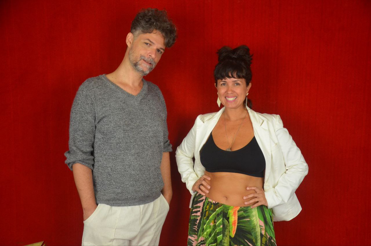 Fernando Gasparini e Ivny Matos, do podcast No Ar: Poesia Capixaba (foto: João Vitor Barbosa)