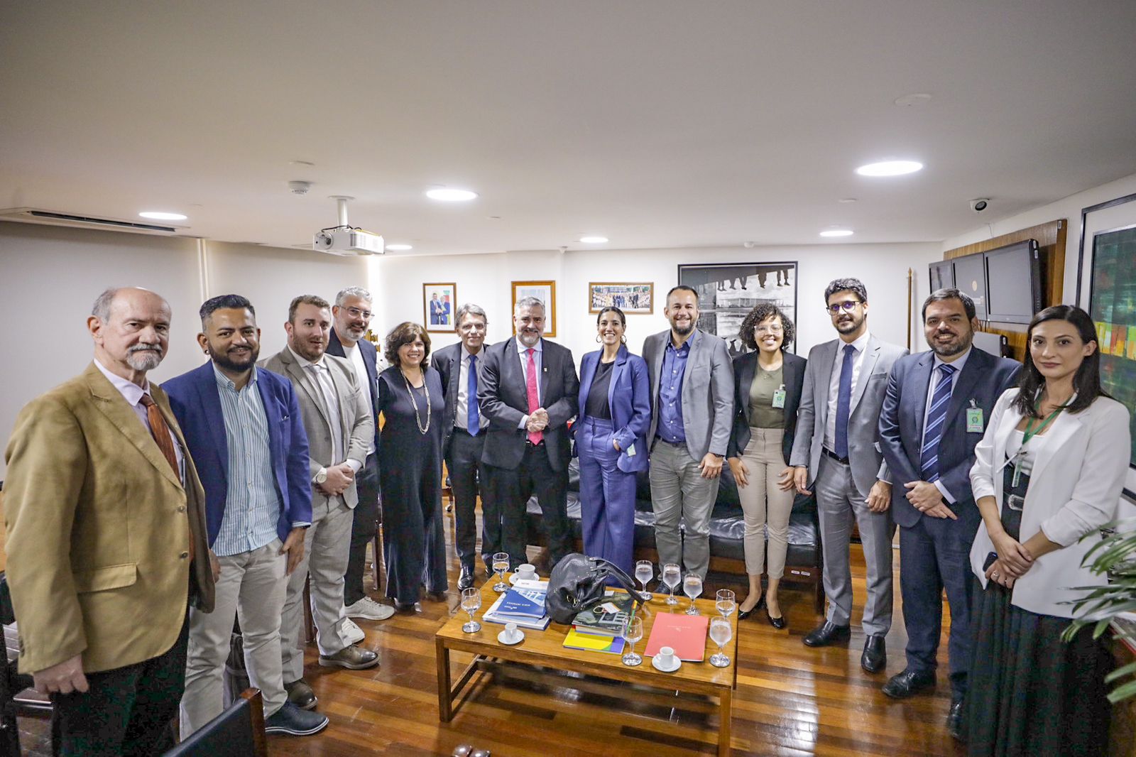 Secretário de Cultura do ES participa de reunião com ministro Paulo Pimenta no Palácio do Planalto (Foto de Lucas Leffa)