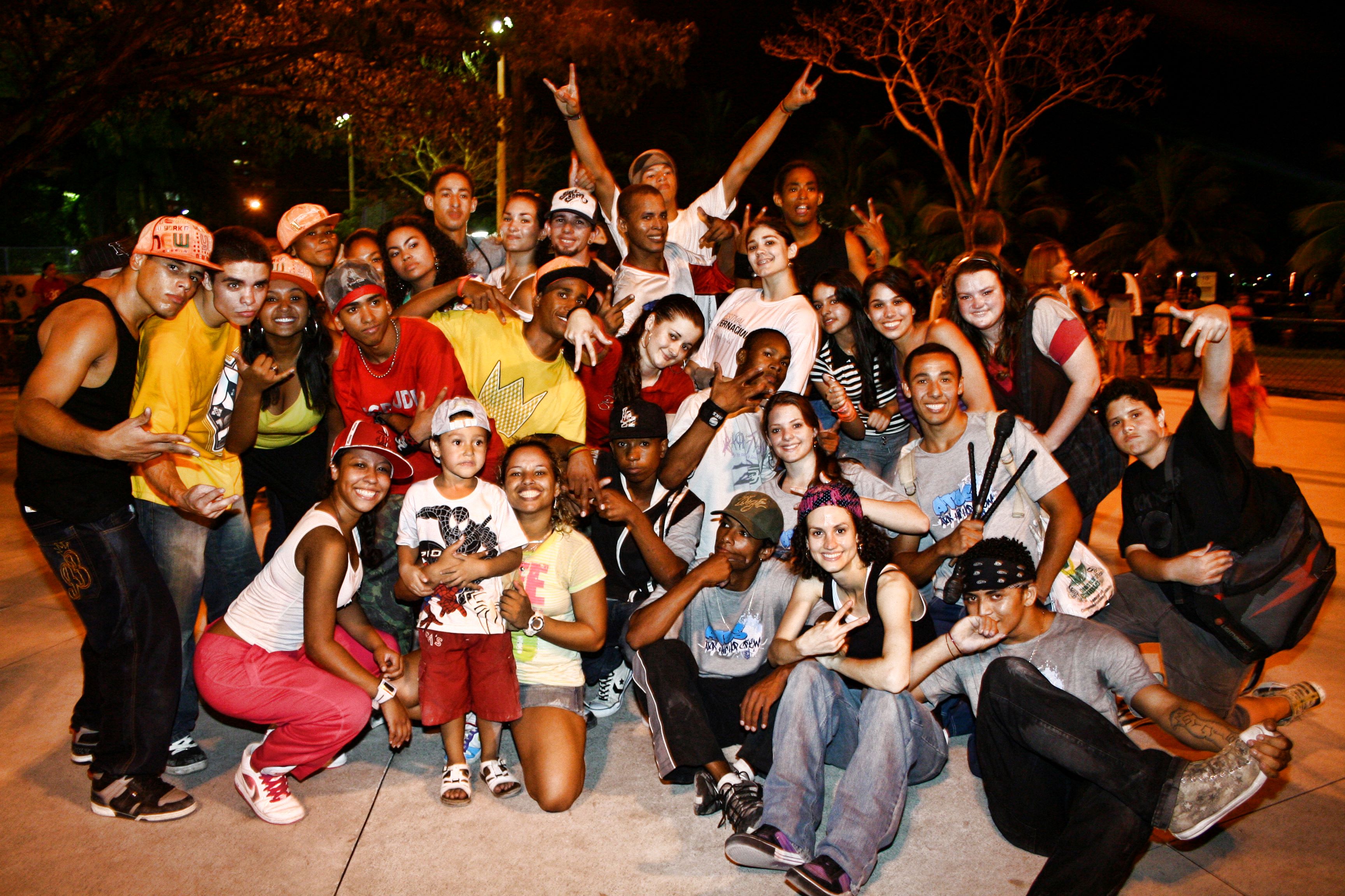 Exposicao Udes - A Cidade que Danca -  sobre a historia dos encontros de dancas urbanas do Espirito Santo. Foto Luara Monteiro