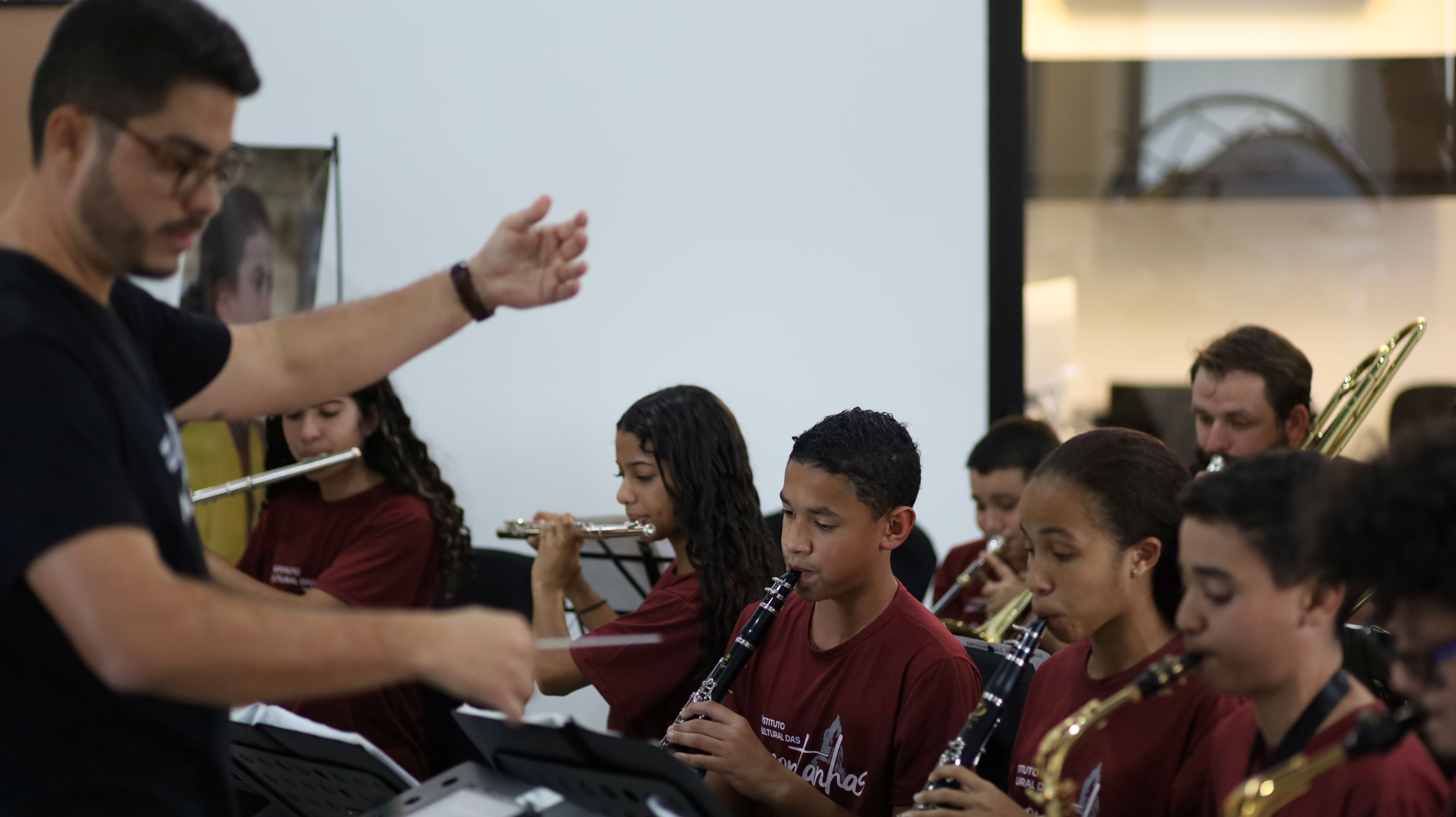 Alunos do Instituto Cultural das Montanhas. Foto Alexsandra Victório