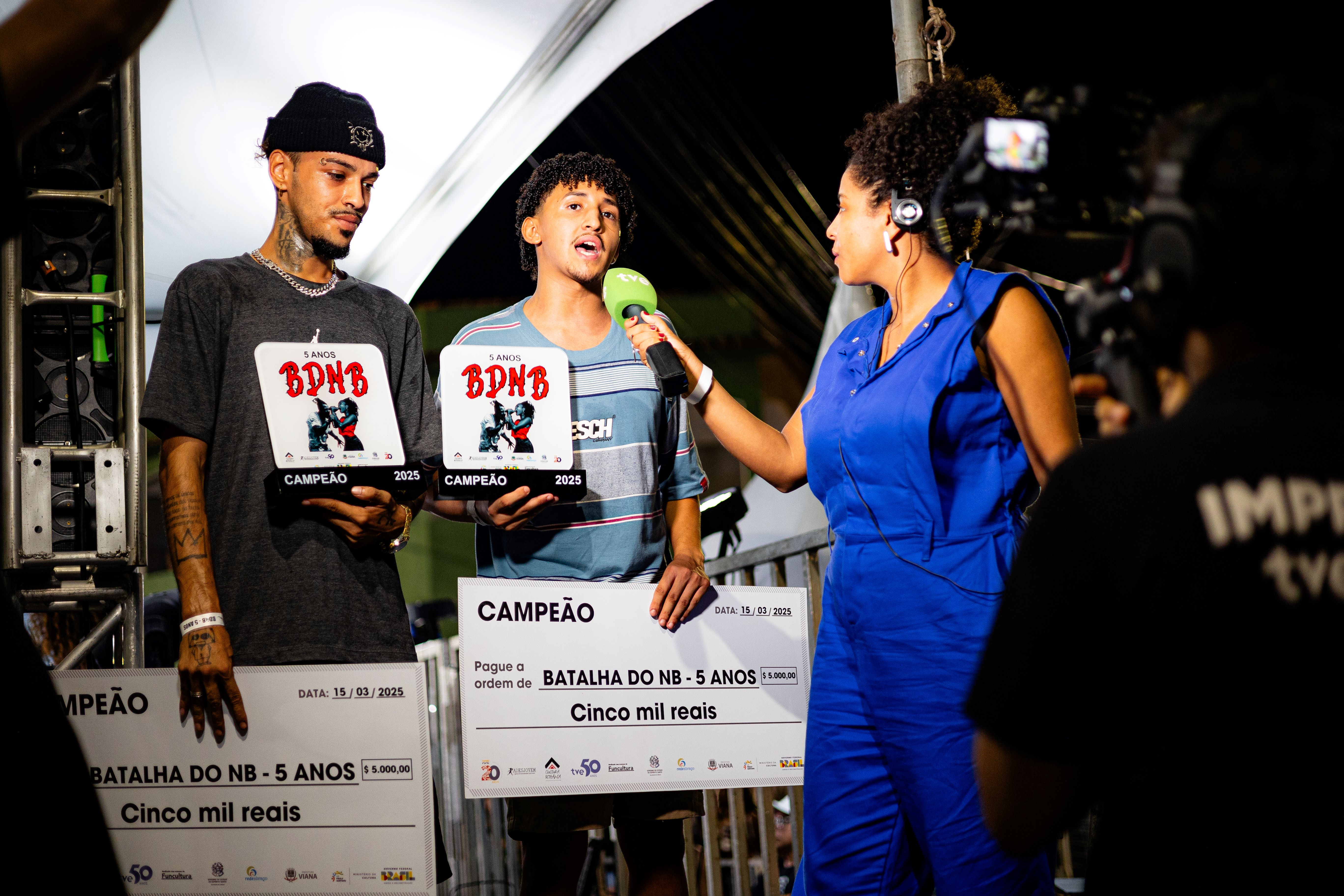 Peter do Busão e Nito MC -  vencedores da Batalha do NB - 5 anos. Foto AK Produção